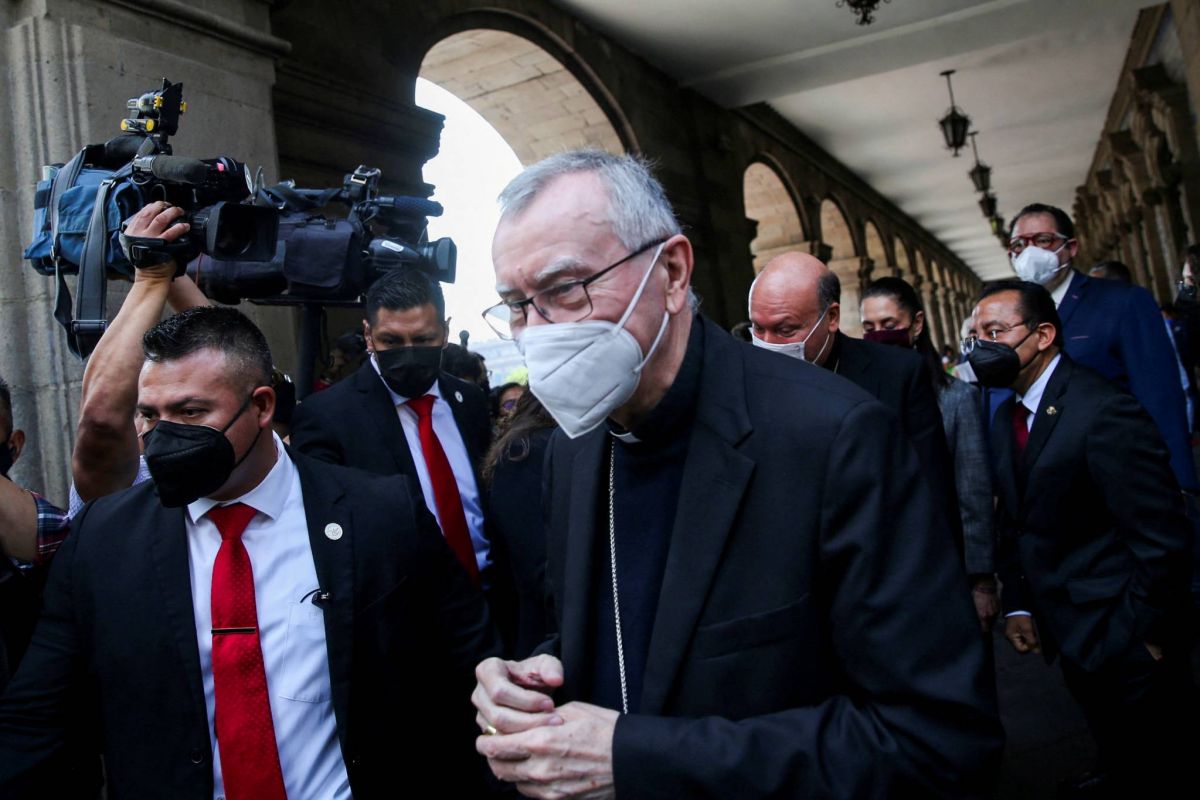 Le bras droit du pape François testé positif au Covid