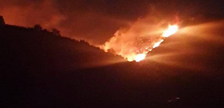 Incendie aux abords du village de Bzal dans le Akkar