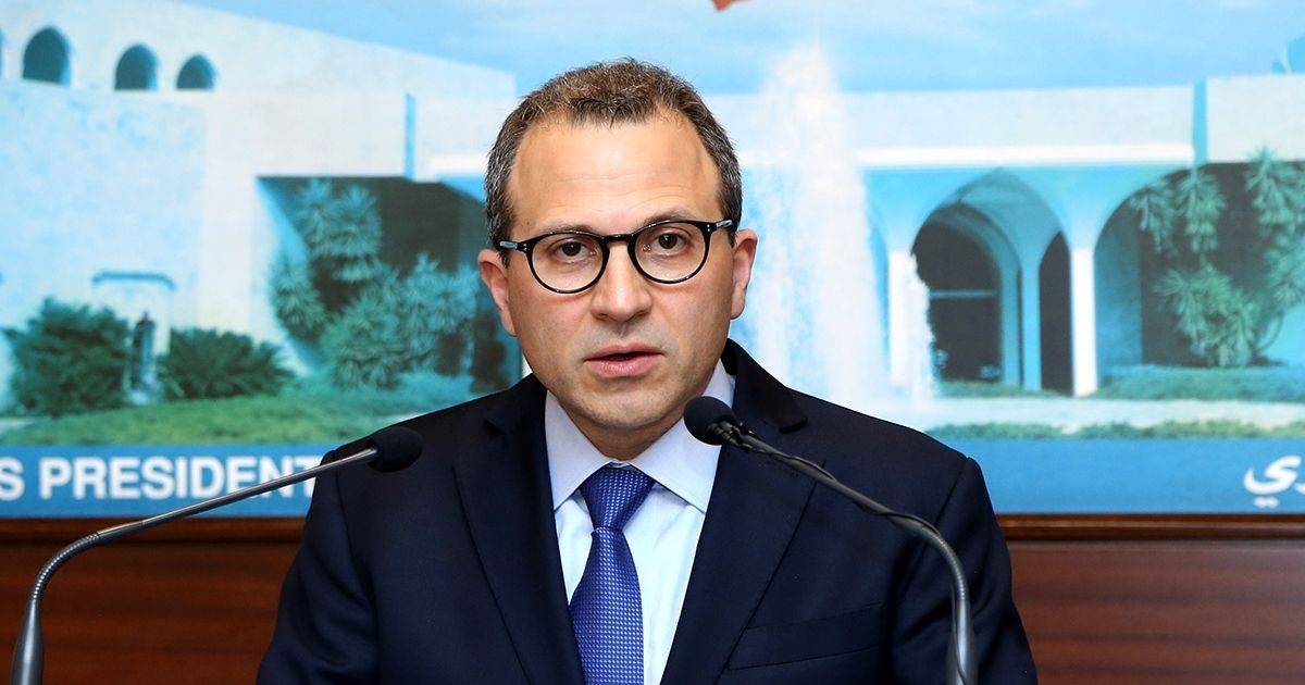Bassil menace de demander un retrait de la confiance au gouvernement Mikati