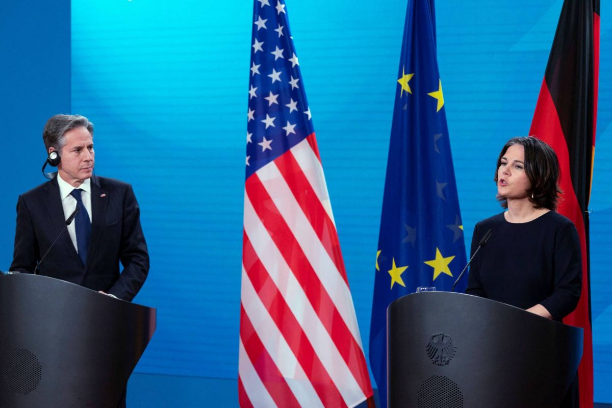 Washington ravive le spectre de la guerre froide et menace Moscou de représailles