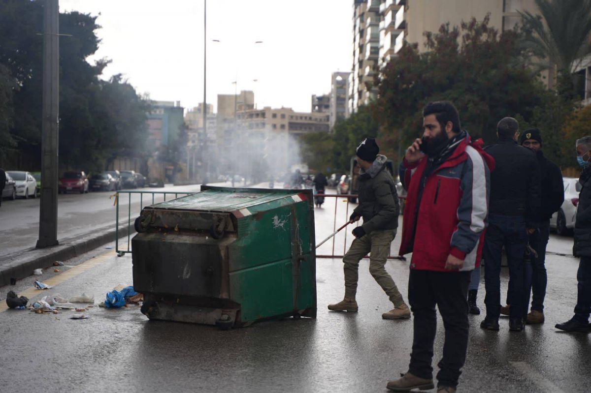 Manifestation devant le tribunal militaire et le domicile d'un juge pour réclamer la libération d'un militant