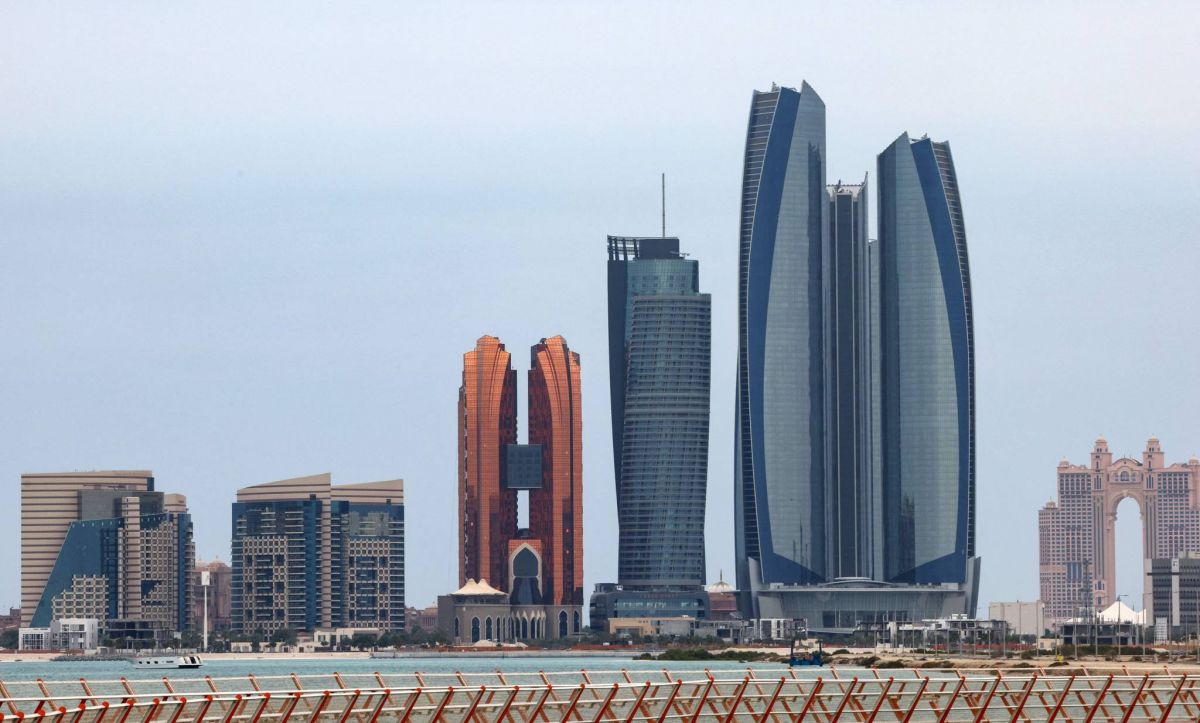 Les rebelles du Yémen tirent des missiles balistiques contre les Emirats et l'Arabie