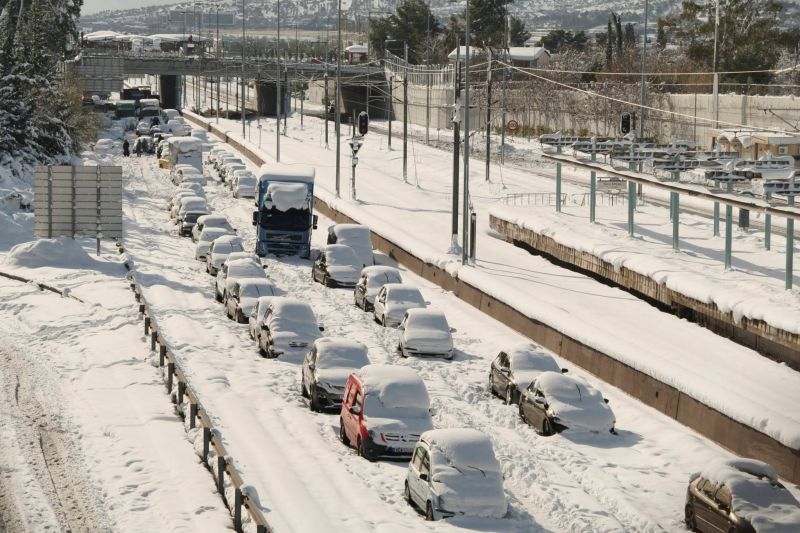 Motion de censure contre le gouvernement après le chaos provoqué par la neige