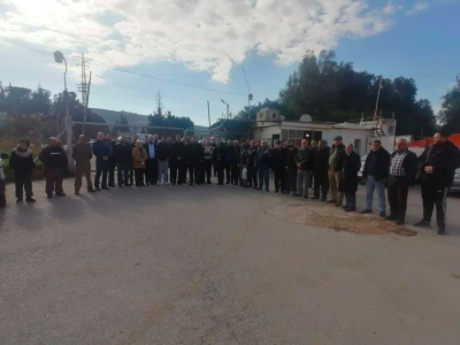 Striking oil workers in Tripoli have tense exchange with head of Oil Directorate