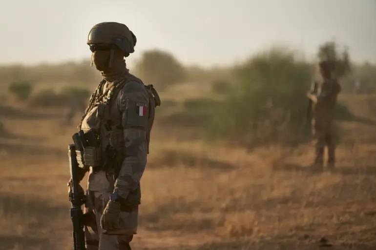 La baisse des effectifs français au Sahel permettra de s'engager ailleurs, selon un haut responsable militaire