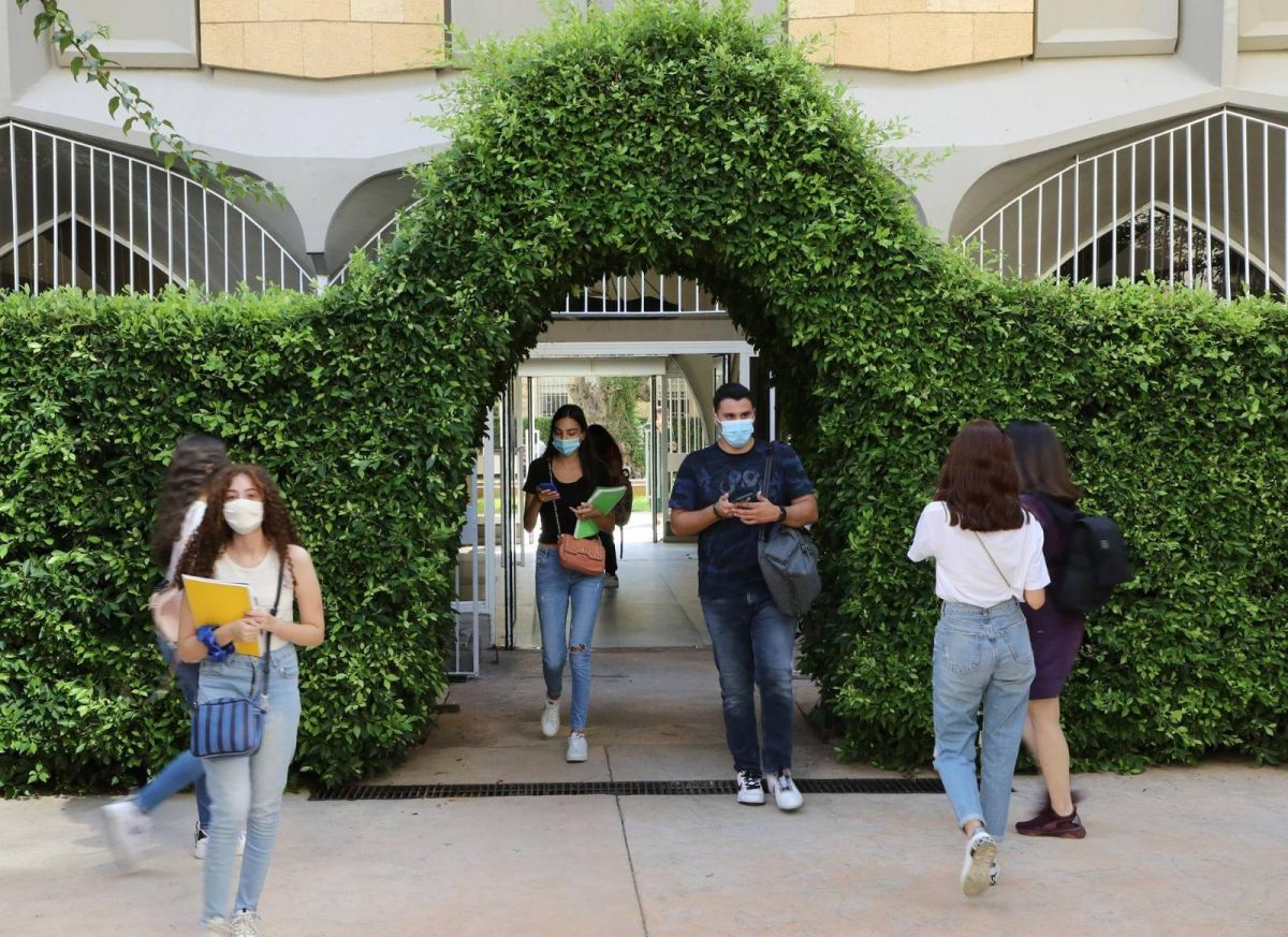 Lebanon’s economic crisis is reshaping career planning for university students Lebanon’s economic crisis is reshaping career planning for university students