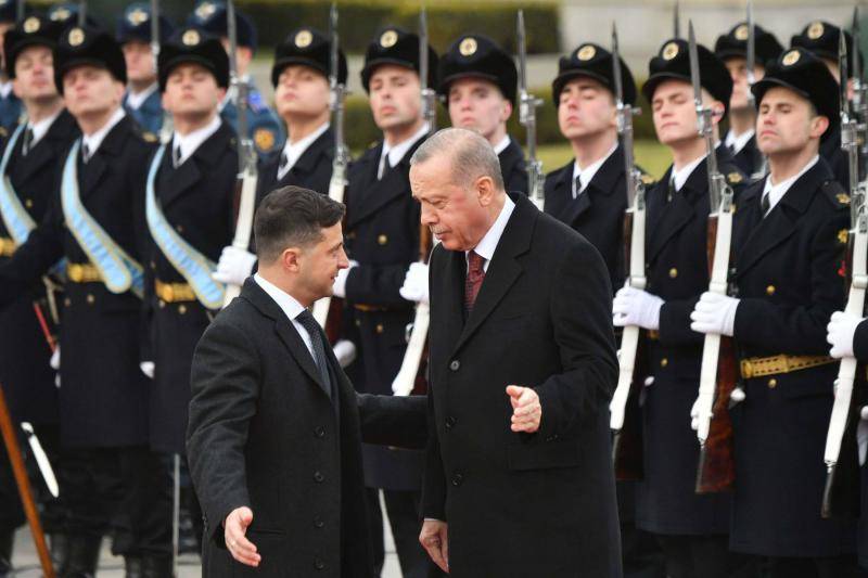 Face à la crise ukrainienne, l’épineux défi d’Ankara