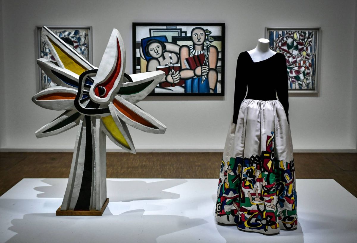 Les tenues de Saint Laurent s’incrustent dans six musées