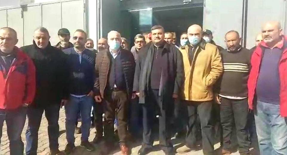Manifestation à Tripoli contre le taux de change Sayrafa dans les banques