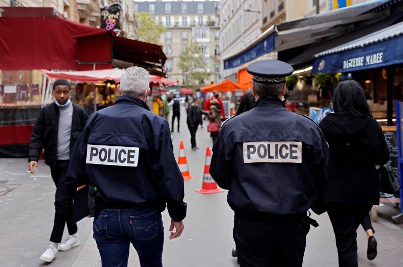 Féminicide à Paris : le policier suspect toujours recherché