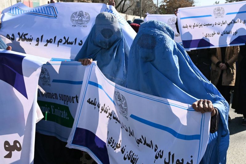 Les talibans accueillent une Néo-Zélandaise enceinte ne pouvant pas rentrer chez elle