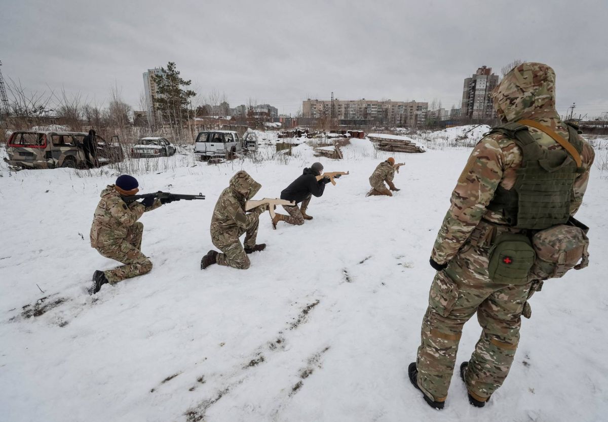 L'Ukraine appelle la Russie à retirer ses troupes de la frontière et à dialoguer