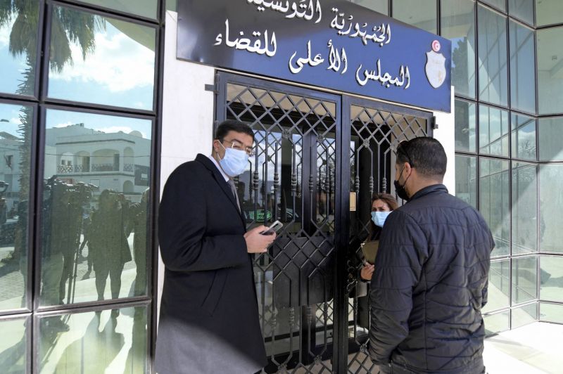 Pressions croissantes sur Saïed après la dissolution du Conseil supérieur de la magistrature