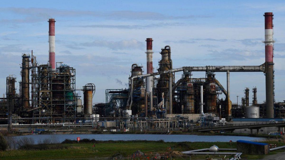 Les géants du pétrole renouent avec les bénéfices... et les critiques