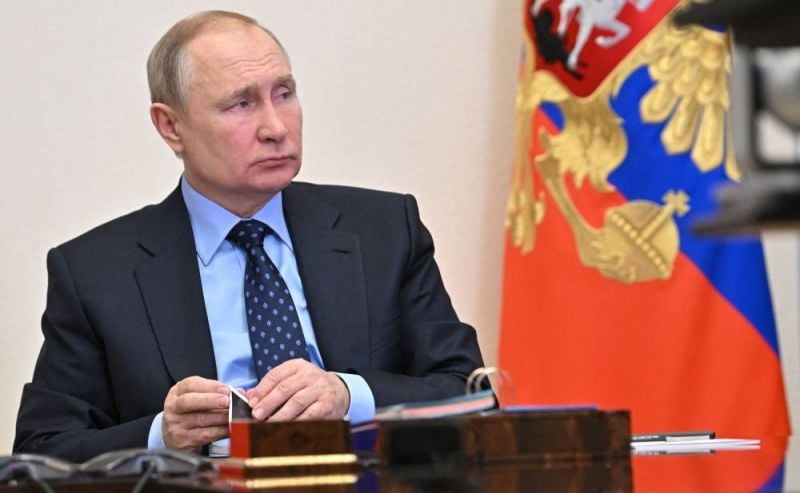 Poutine affiche son soutien au président kazakh lors de leur première rencontre post-émeutes