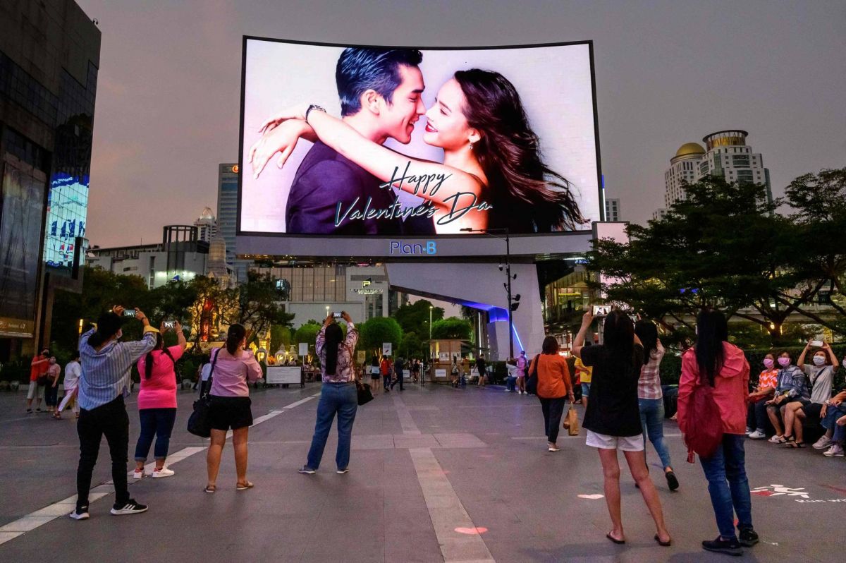 La Thaïlande demande aux couples de porter un masque pendant la Saint-Valentin