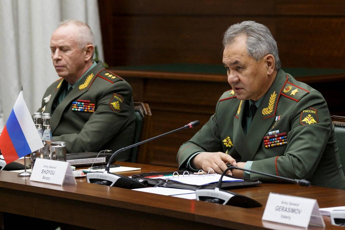 La Russie commence des nouvelles manœuvres navales et dénonce l'
