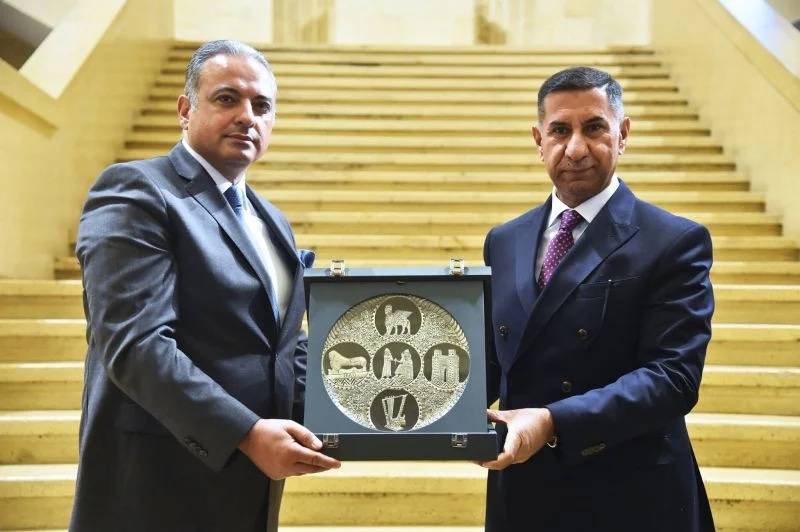 Lebanon officially hands over 337 archaeological pieces to Iraq
