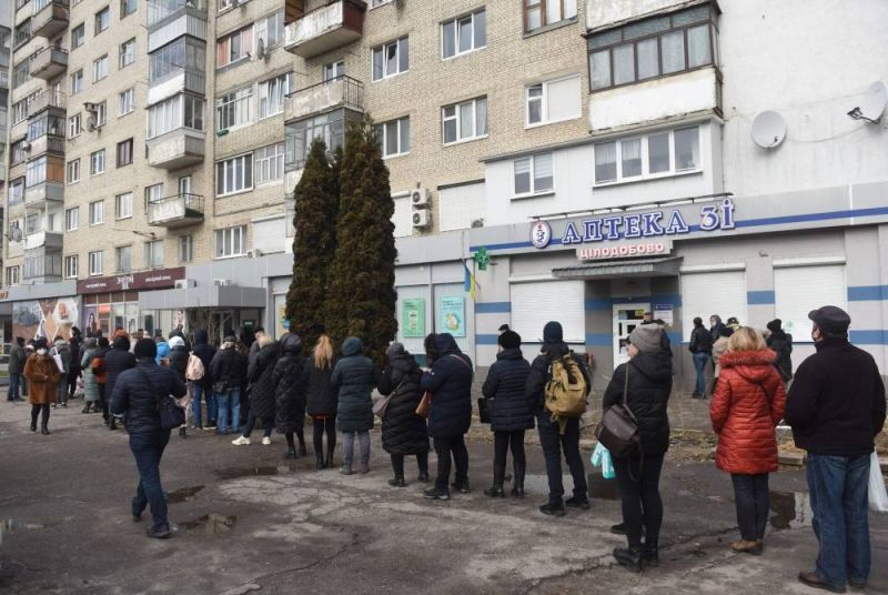 « Les supermarchés et pharmacies sont pris d’assaut », témoigne un Libanais établi en Ukraine