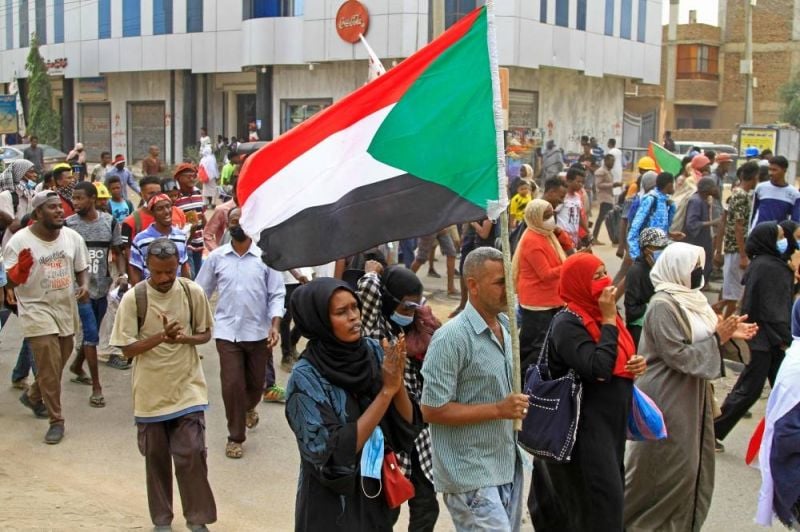 À Khartoum, pères et mères dans la rue en soutien aux jeunes antiputsch