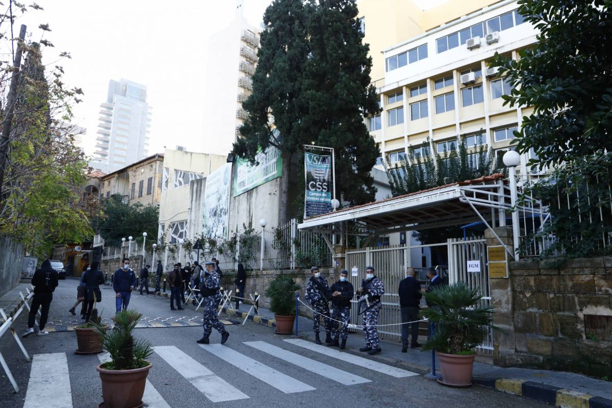 L’USJ réclame des dollars frais, les étudiants ripostent