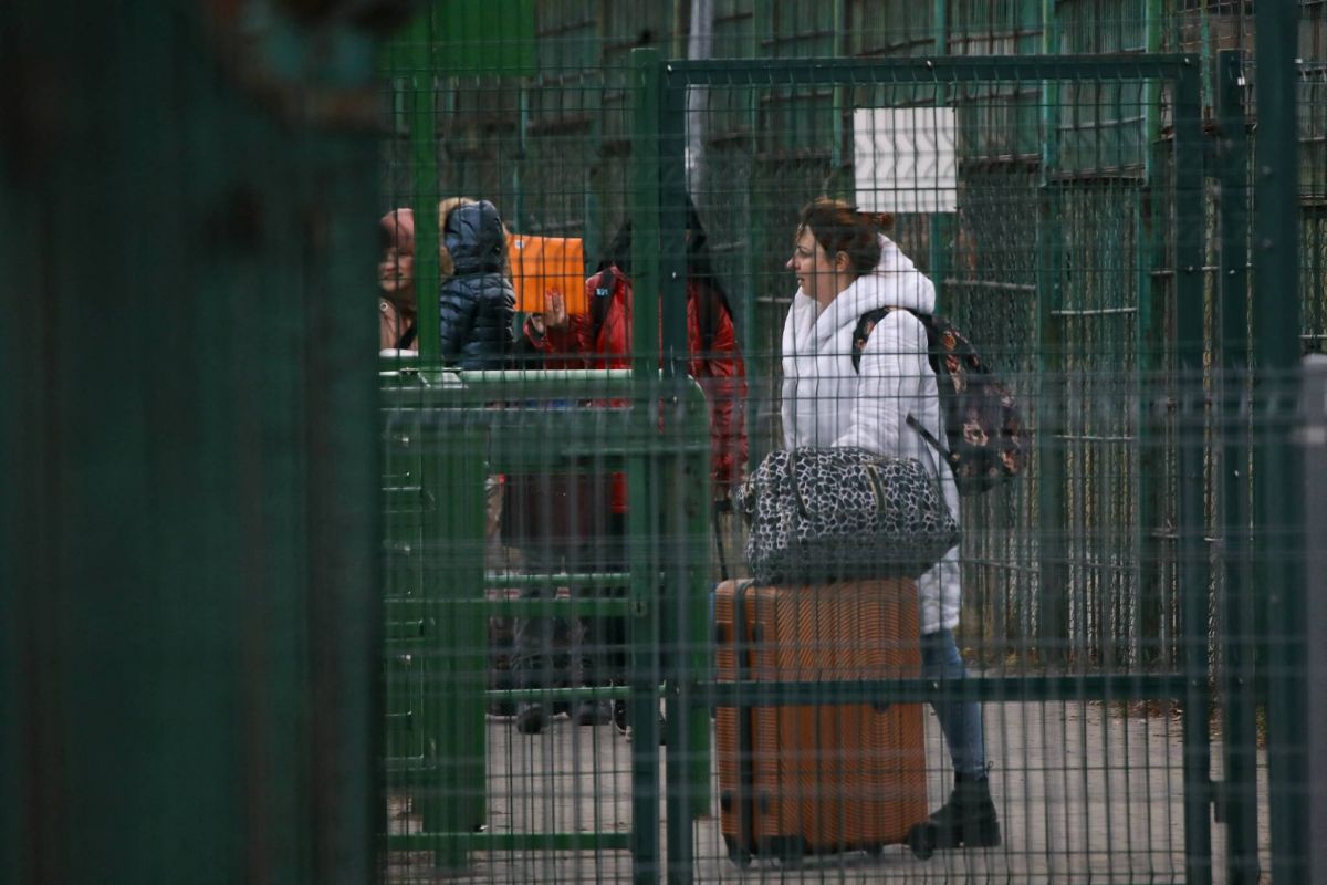Lebanese ambassador to Ukraine says citizens stuck there will be evacuated to Poland