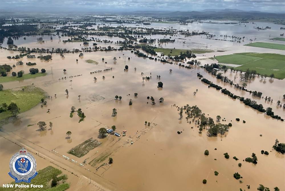 Inondations : 12 morts, les pluies se dirigent vers Sydney