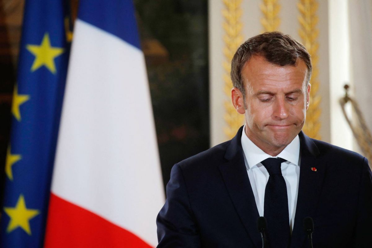 Macron ne voit pas de solution négociée à court terme