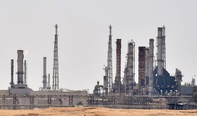 Une raffinerie de pétrole de Riyad attaquée par un drone