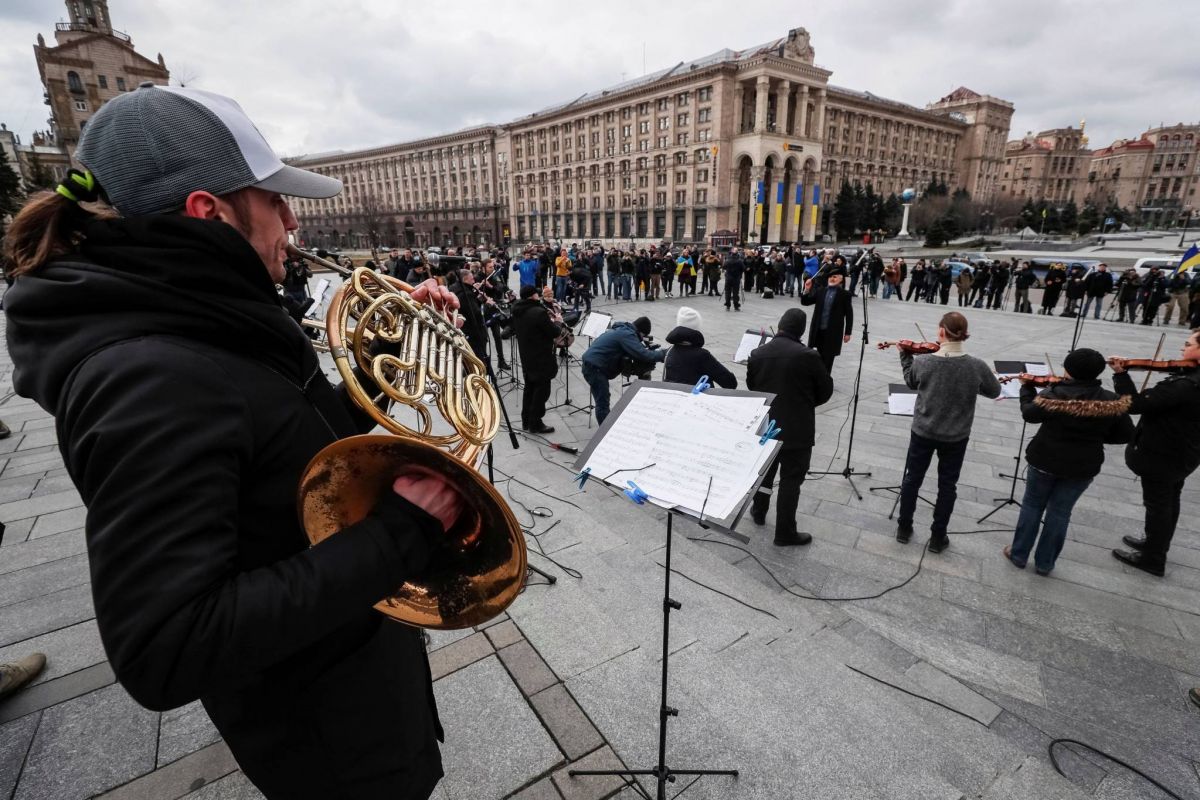 Les troupes russes se rapprochent de Kiev, avant des pourparlers en Turquie