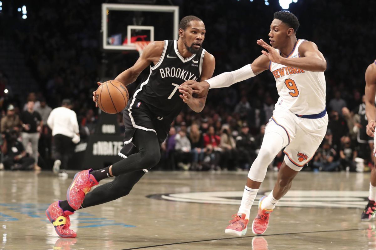Durant porte les Brooklyn Nets et relance le débat autour du cas Irving