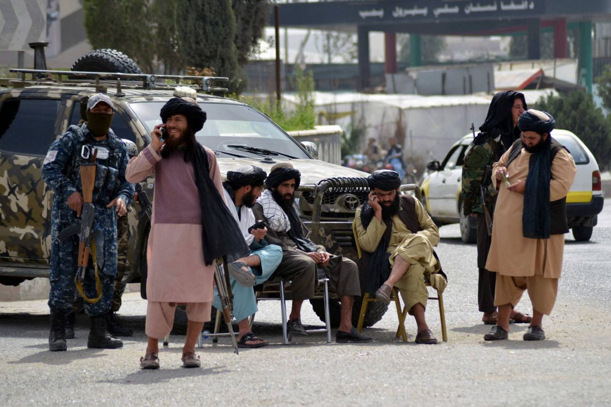 Les islamistes se frottent les mains, mais restent à l’écart de la « guerre entre croisés »