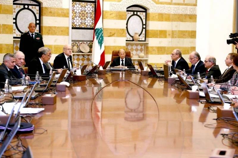 Début du Conseil des ministres, débats houleux attendus sur les mégacentres