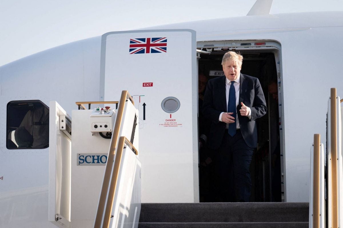 Boris Johnson dans le Golfe pour parler pétrole et Ukraine