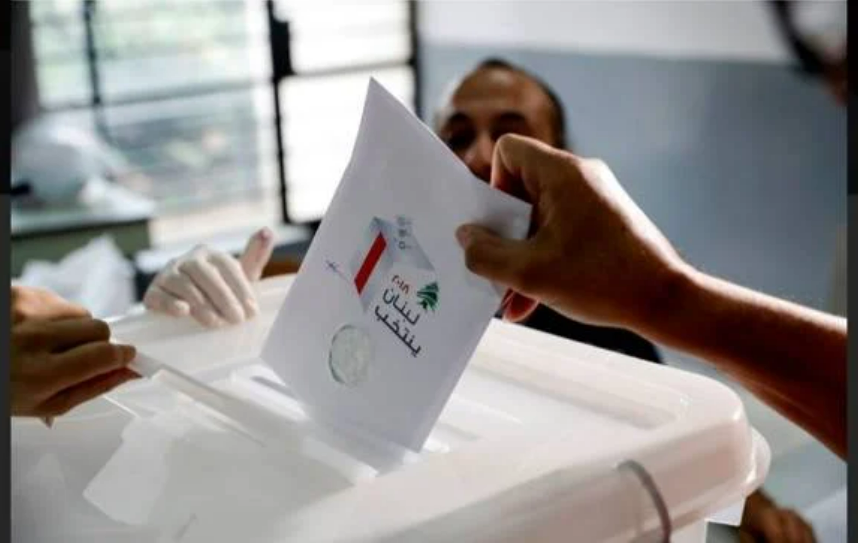 Candidate filing period ends with 1,043 having thrown their names in the hat