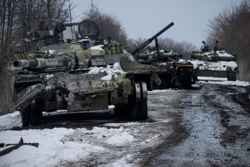 Des tanks russes atteignent la lisière nord-est de Kiev