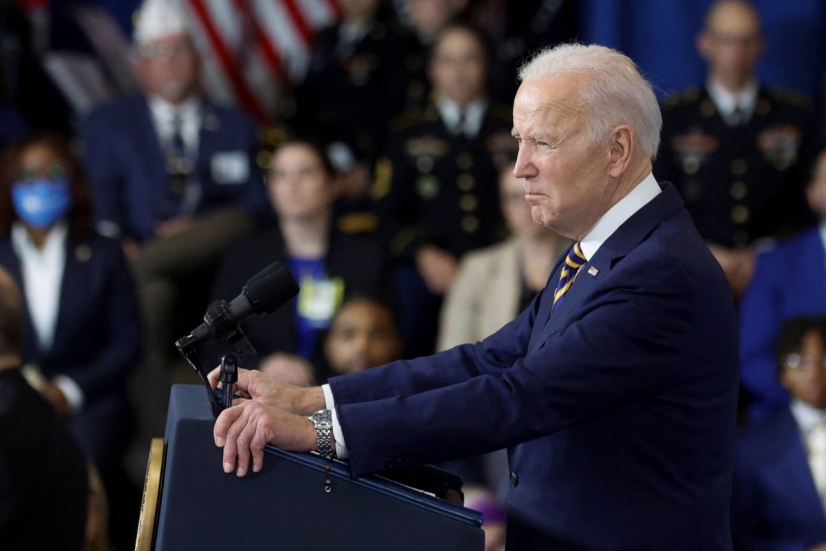 Biden lance, avec précaution, le chantier d'un 