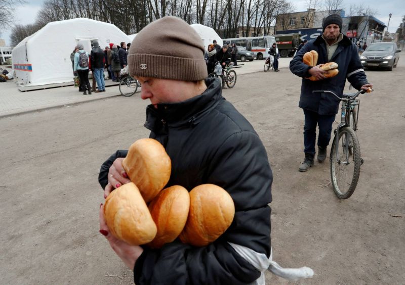 Dix personnes faisant la queue pour du pain tuées par des tirs russes