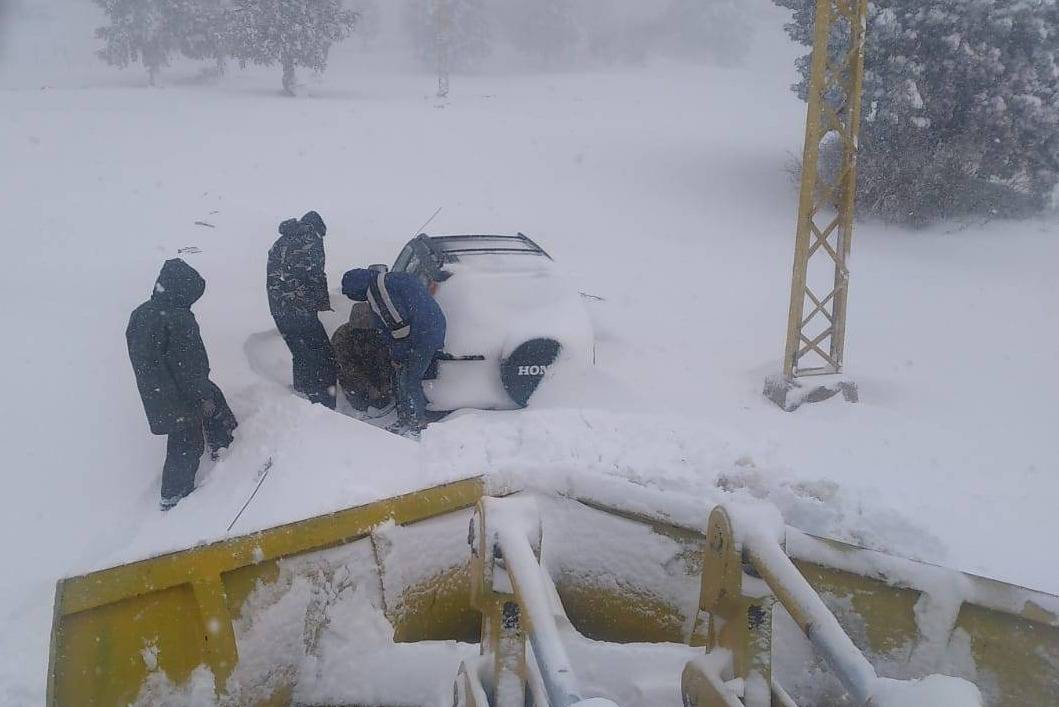 Une famille bloquée par la neige secourue dans le Akkar