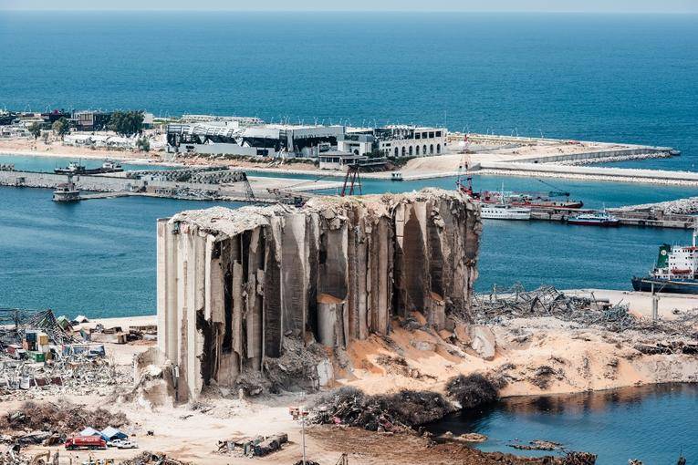 Le ministre de la Culture classe les silos du port de Beyrouth parmi les monuments historiques Le ministre de la Culture classe les silos du port de Beyrouth parmi les monuments historiques