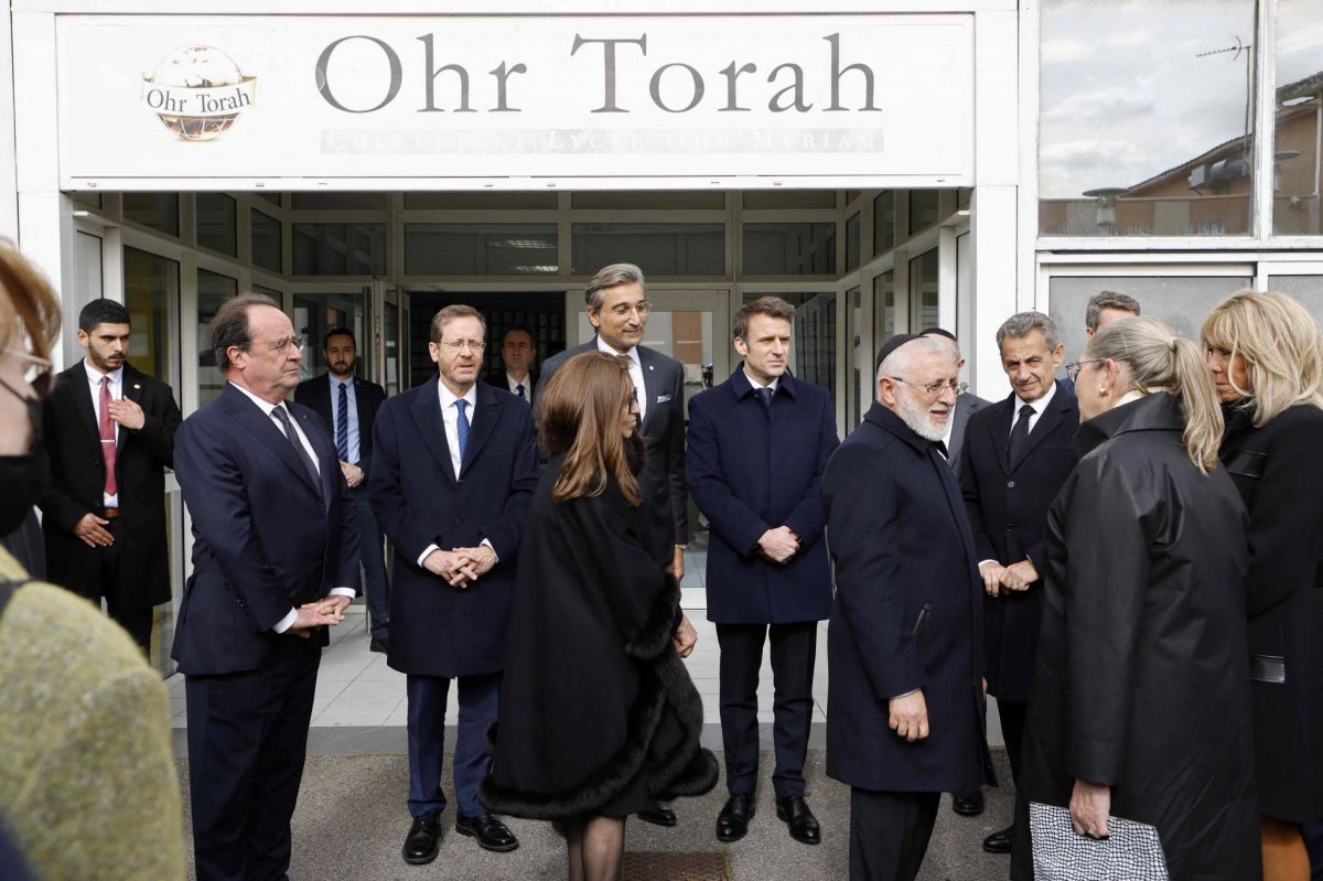 Dix ans après les attaques jihadistes de Toulouse, Macron et Herzog honorent les victimes Dix ans après les attaques jihadistes de Toulouse, Macron et Herzog honorent les victimes