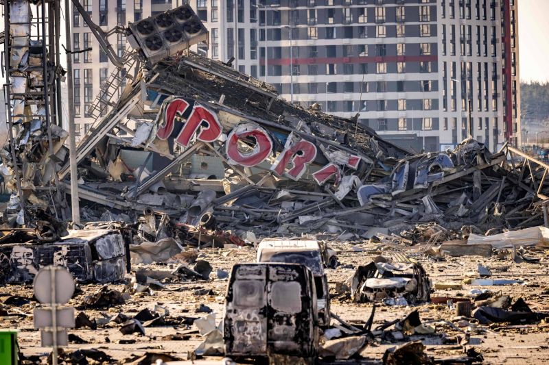 Moscou affirme que le centre commercial bombardé servait de dépôt d'armements