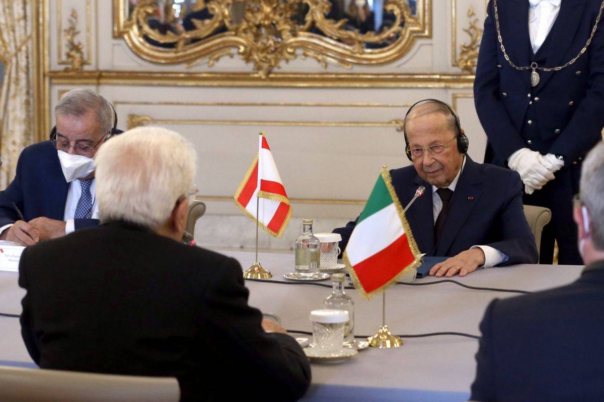 Depuis Rome, Aoun défend (encore) les armes du Hezbollah Depuis Rome, Aoun défend (encore) les armes du Hezbollah
