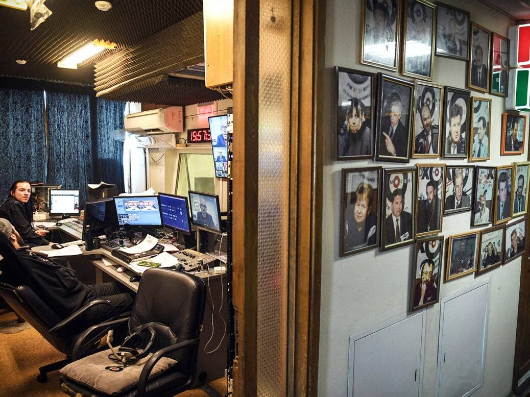Pour ces journalistes russes opposés au Kremlin, fuir est la seule option Pour ces journalistes russes opposés au Kremlin, fuir est la seule option