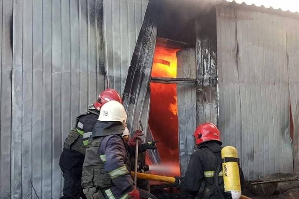 Quatre civils tués dans un bombardement russe sur un centre médical de Kharkiv, selon la police