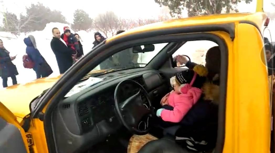Des passagers d'un bus bloqué par la neige secourus au Liban-Nord