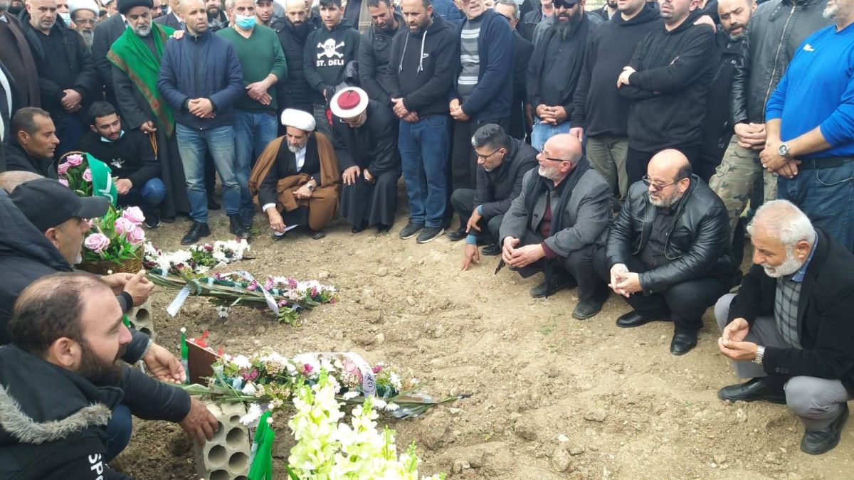 Profonde tristesse et appels à la vengeance lors des funérailles d'une mère et de ses trois filles, assassinées dans le Sud