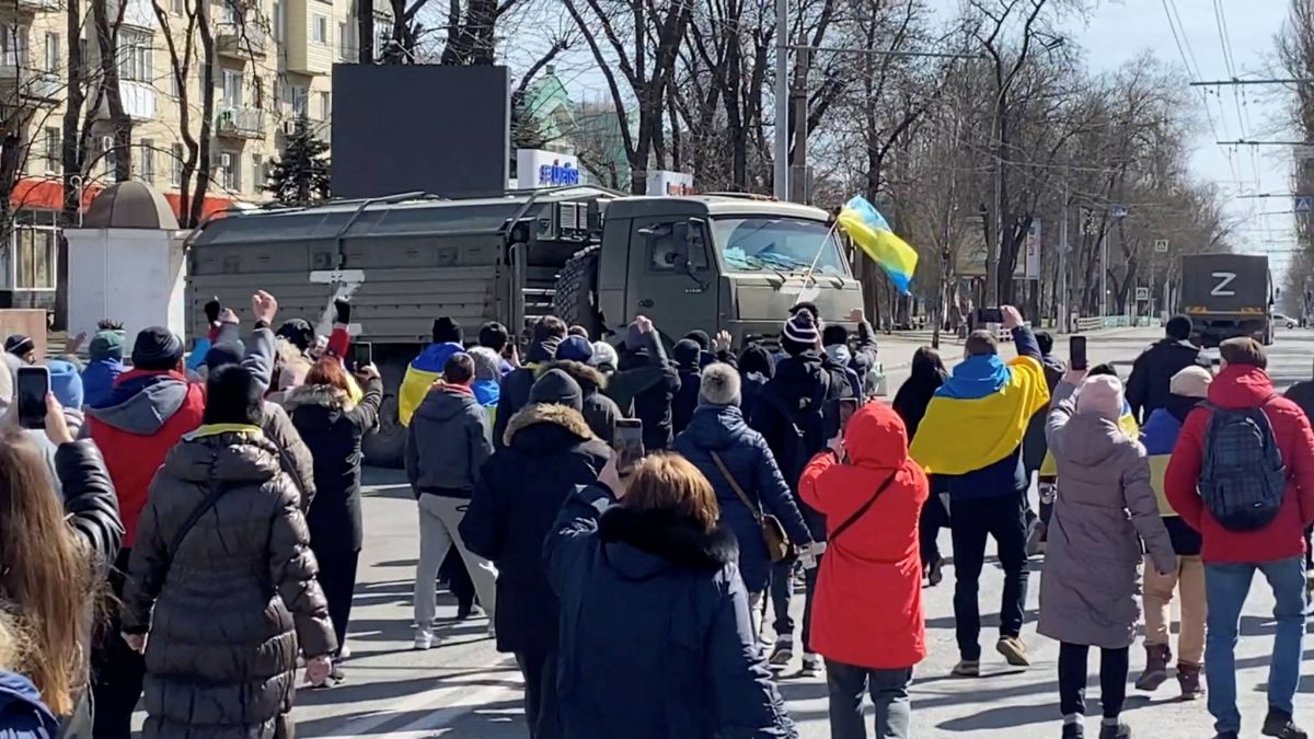 Manifestation à Kherson dispersée par des tirs