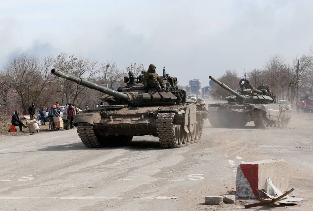L'OTAN veut renforcer son aide à Kiev, qui affirme reprendre du terrain aux Russes