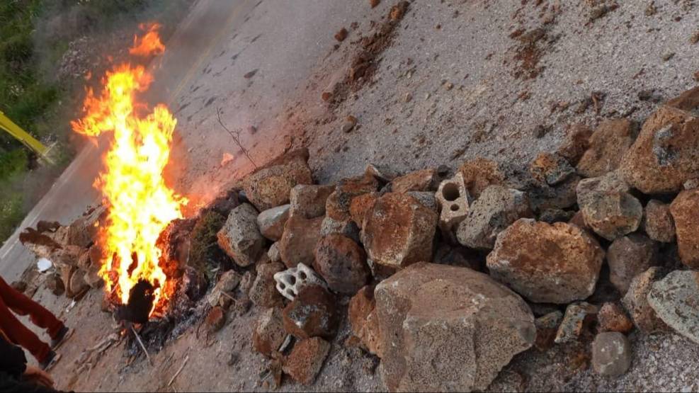 Des proches de victimes de l'explosion de Tleil bloquent des routes au Akkar